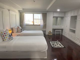 À louer 3 chambres appartement avec services à Watthana, Bangkok
