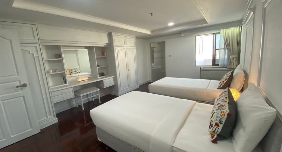 À louer 3 chambres appartement avec services à Watthana, Bangkok