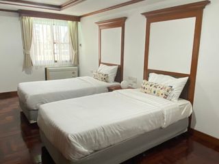 À louer 3 chambres appartement avec services à Watthana, Bangkok
