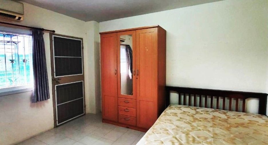 Local comercial en venta de 8 habitaciones en Mueang Chon Buri, Chonburi