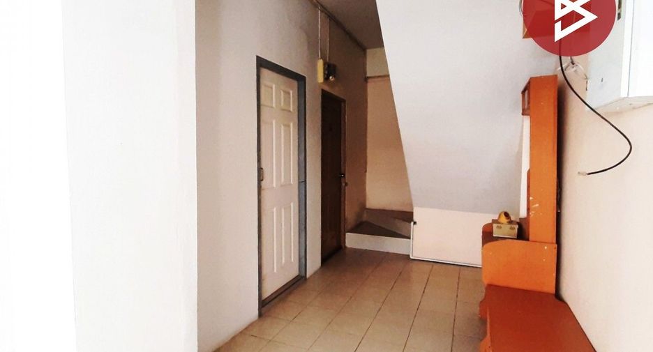 Local comercial en venta de 8 habitaciones en Mueang Chon Buri, Chonburi