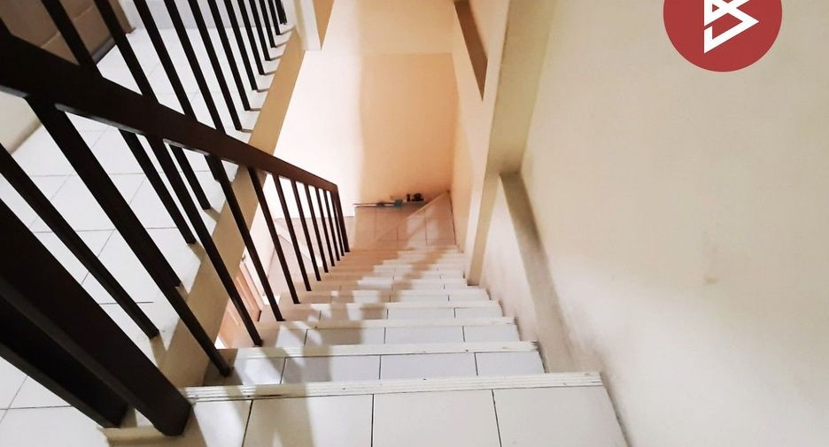 Local comercial en venta de 8 habitaciones en Mueang Chon Buri, Chonburi
