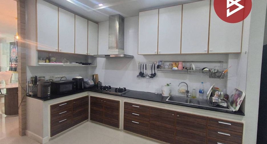 À vendre 4 chambres maison à Bang Bua Thong, Nonthaburi