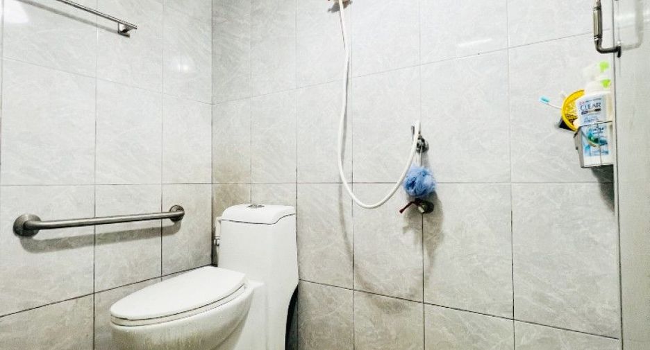 Reihenhaus zum Kauf mit 2 Zimmer in Bang Bua Thong, Nonthaburi
