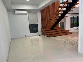Villa en venta de 5 habitaciones en Watthana, Bangkok
