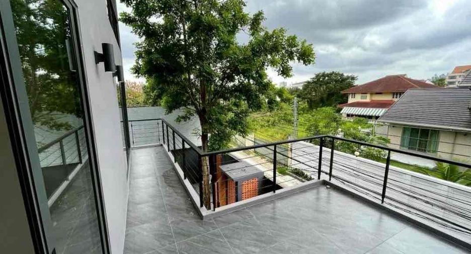 Villa en venta de 5 habitaciones en Watthana, Bangkok
