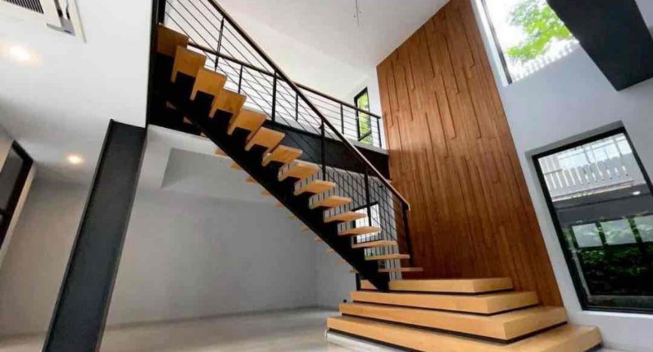 Villa en venta de 5 habitaciones en Watthana, Bangkok