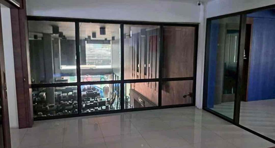 Oficina en venta de 6 habitaciones en Bang Kapi, Bangkok