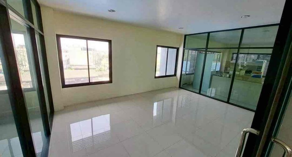 Oficina en venta de 6 habitaciones en Bang Kapi, Bangkok