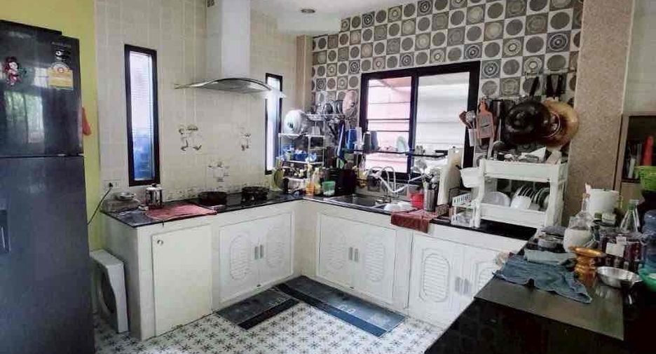 Haus zum Kauf mit 4 Zimmer in Don Mueang, Bangkok