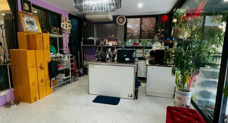Haus zum Kauf mit 4 Zimmer in Don Mueang, Bangkok