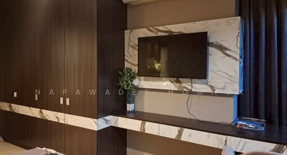 Wohnung zur Miete mit 2 Zimmer in Pathum Wan, Bangkok