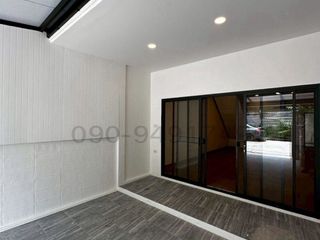 Reihenhaus zum Kauf mit 2 Zimmer in Khan Na Yao, Bangkok