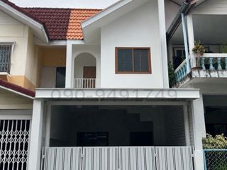 Reihenhaus zum Kauf mit 2 Zimmer in Khan Na Yao, Bangkok