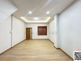 Reihenhaus zum Kauf mit 2 Zimmer in Khan Na Yao, Bangkok