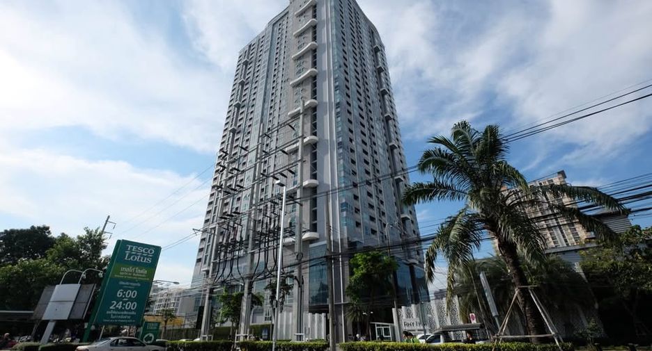 For rent 2 bedrooms condo in Phra Khanong, Bangkok