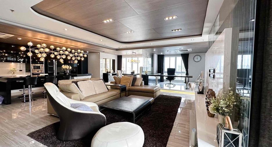 Wohnung zur Miete mit 3 Zimmer in Watthana, Bangkok
