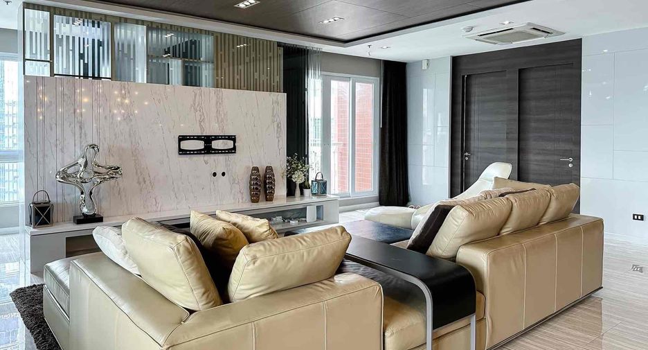 Wohnung zur Miete mit 3 Zimmer in Watthana, Bangkok