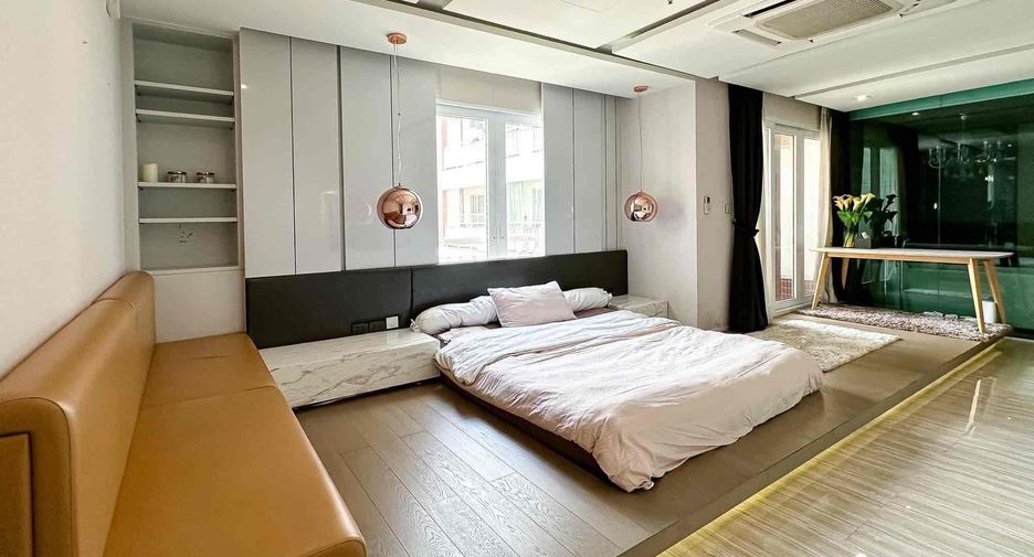 Wohnung zur Miete mit 3 Zimmer in Watthana, Bangkok