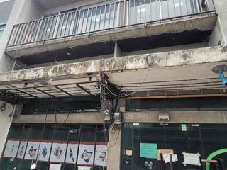 For sale そして for rent 4 ベッドルーム retail Space in Khlong Toei, Bangkok