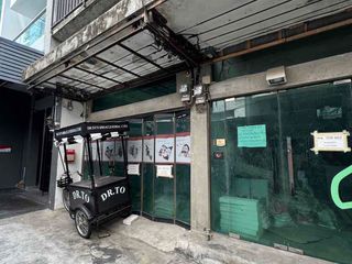 For sale そして for rent 4 ベッドルーム retail Space in Khlong Toei, Bangkok