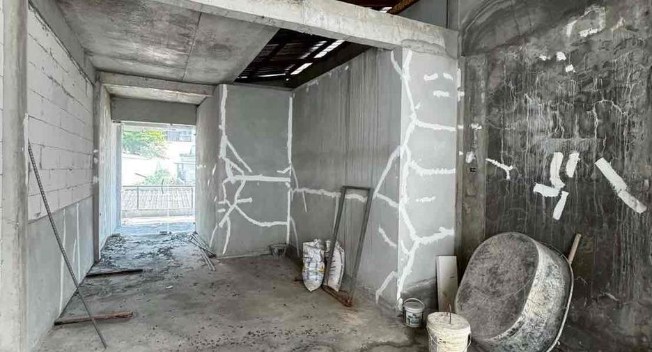 For sale そして for rent 4 ベッドルーム retail Space in Khlong Toei, Bangkok