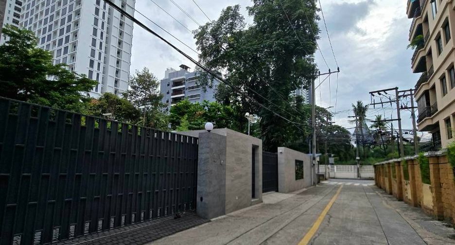 For rent and for sale land in Phra Khanong, Bangkok