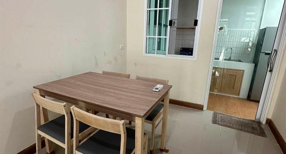 For rent 3 bedrooms townhouse in Mueang Chiang Mai, Chiang Mai