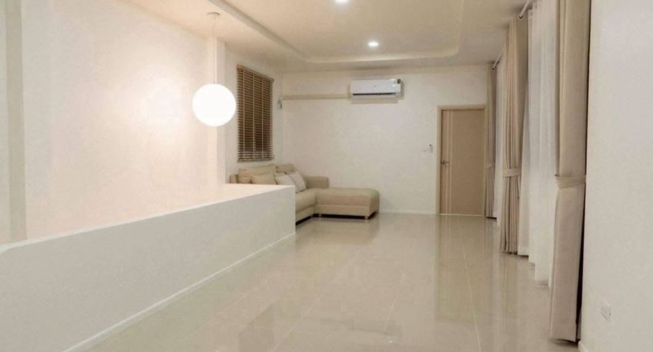 Villa en alquiler y en venta de 4 habitaciones en Saraphi, Chiang Mai