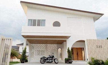 For rent and for sale 4 bedrooms villa in Saraphi, Chiang Mai