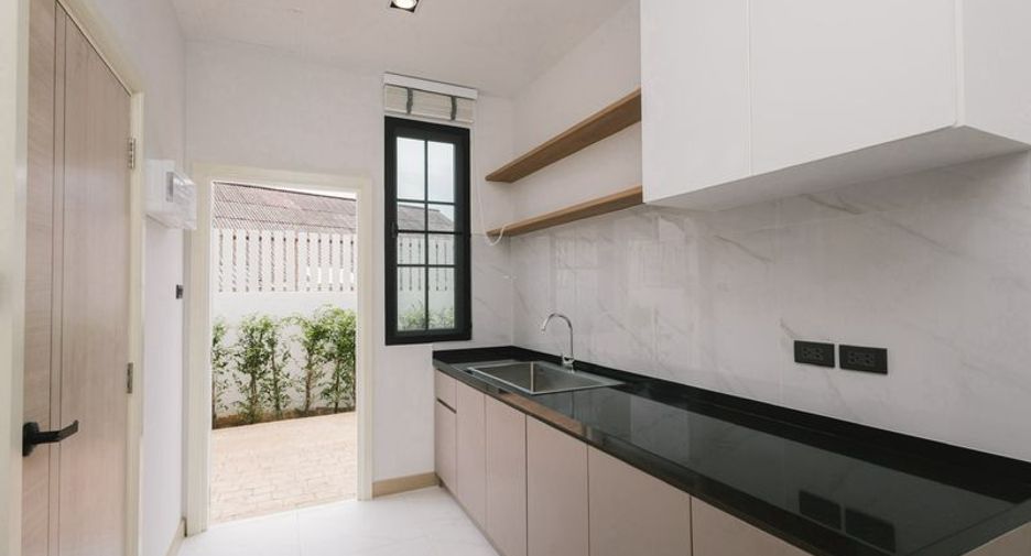 For sale 4 bedrooms villa in San Sai, Chiang Mai