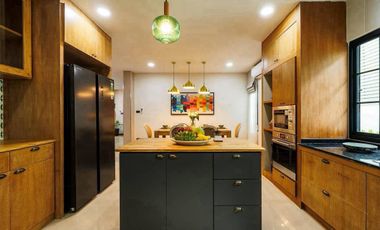 For sale 5 bedrooms villa in Mueang Chiang Mai, Chiang Mai