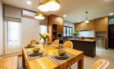 For sale 5 bedrooms villa in Mueang Chiang Mai, Chiang Mai