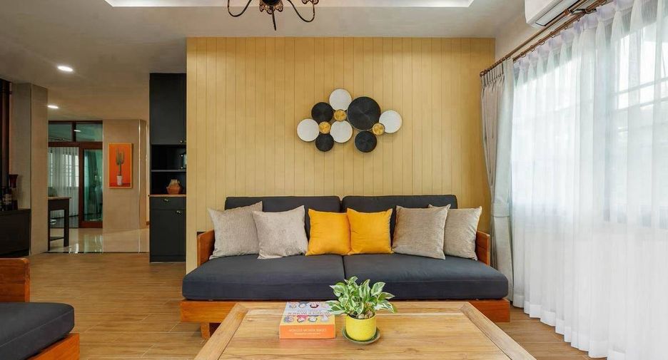 For sale 5 bedrooms villa in Mueang Chiang Mai, Chiang Mai