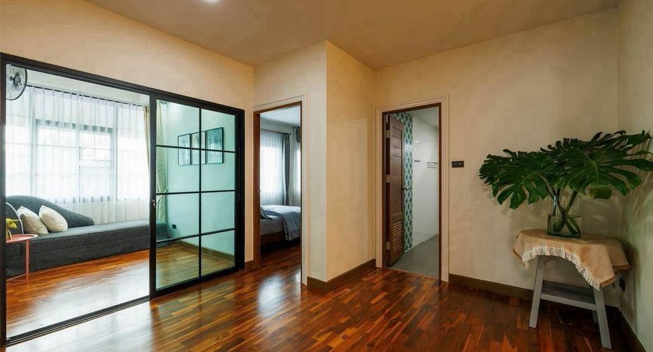 For sale 5 bedrooms villa in Mueang Chiang Mai, Chiang Mai