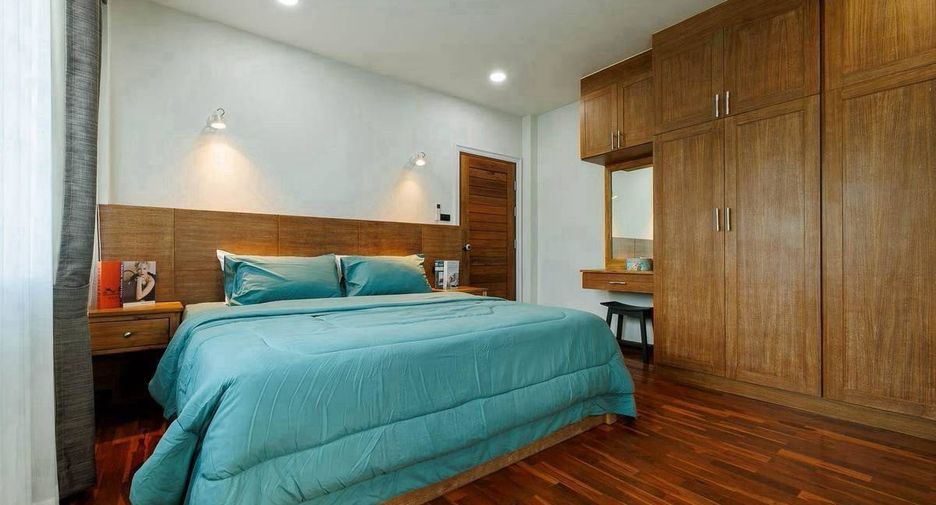 For sale 5 bedrooms villa in Mueang Chiang Mai, Chiang Mai