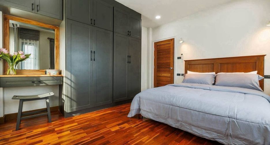 For sale 5 bedrooms villa in Mueang Chiang Mai, Chiang Mai