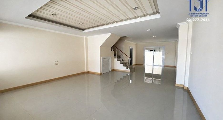 For sale 3 bedrooms house in Bang Khen, Bangkok