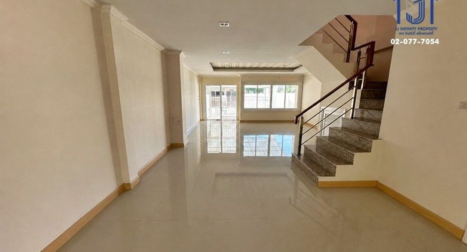 For sale 3 bedrooms house in Bang Khen, Bangkok