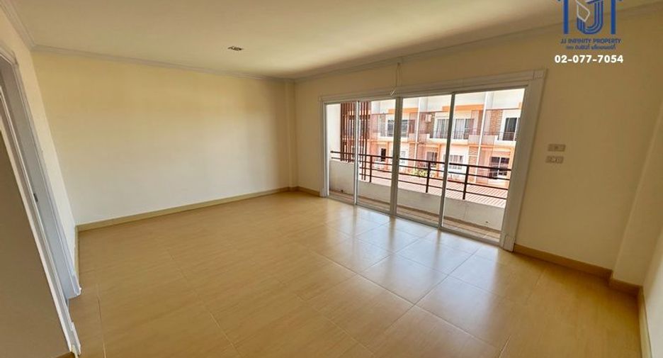 For sale 3 bedrooms house in Bang Khen, Bangkok