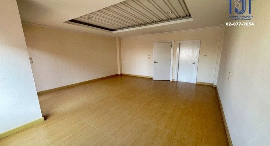 For sale 3 bedrooms house in Bang Khen, Bangkok