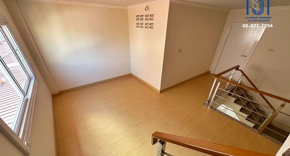 For sale 3 bedrooms house in Bang Khen, Bangkok