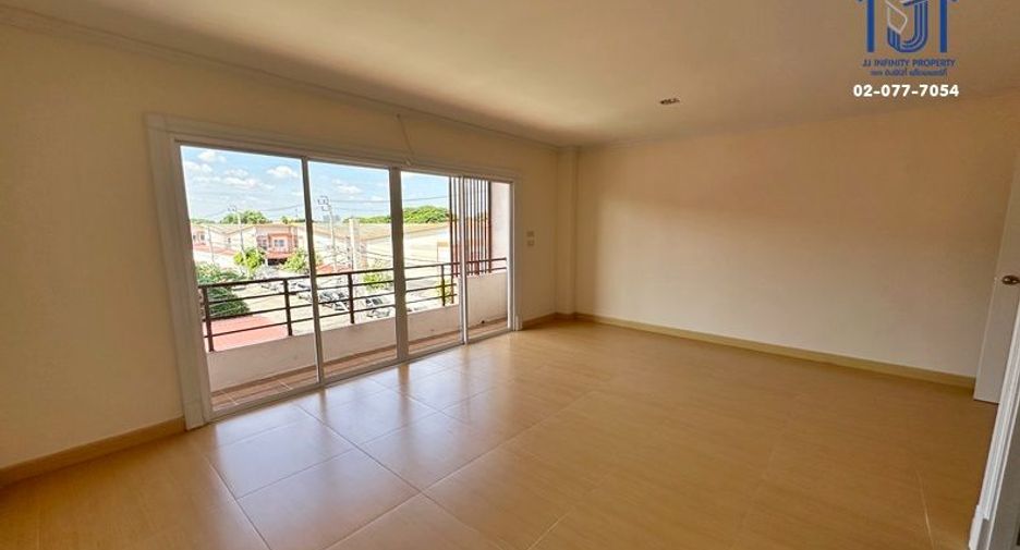 For sale 3 bedrooms house in Bang Khen, Bangkok