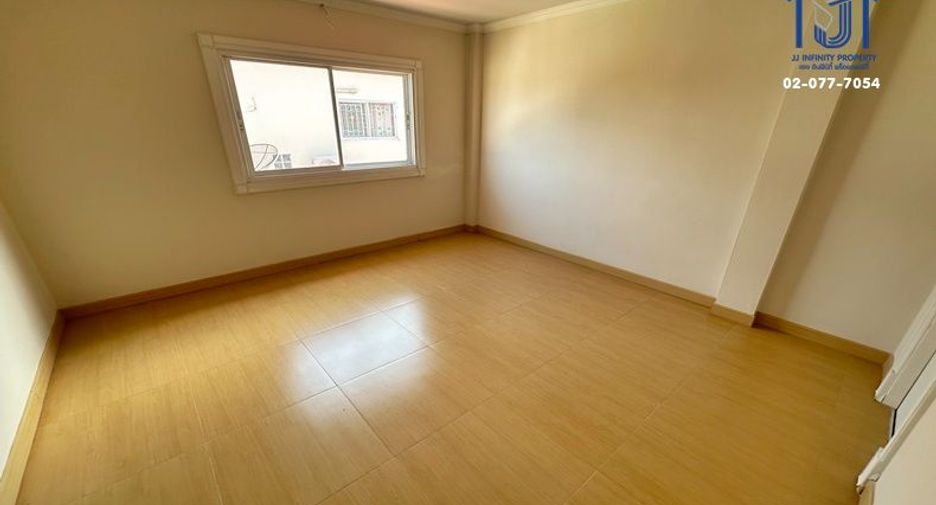 For sale 3 bedrooms house in Bang Khen, Bangkok