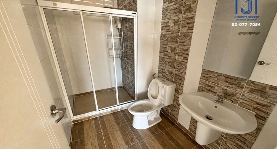 For sale 3 bedrooms house in Bang Khen, Bangkok