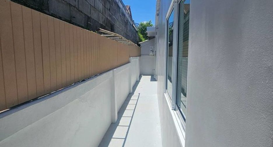 For sale 4 bedrooms townhouse in Si Racha, Chonburi