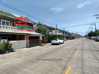 For rent 2 bedrooms townhouse in Thanyaburi, Pathum Thani
