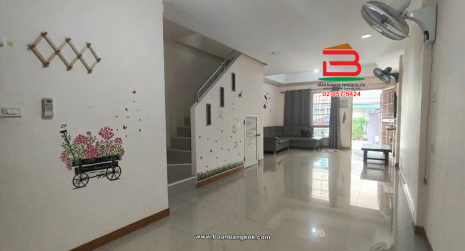 For rent 2 bedrooms townhouse in Thanyaburi, Pathum Thani