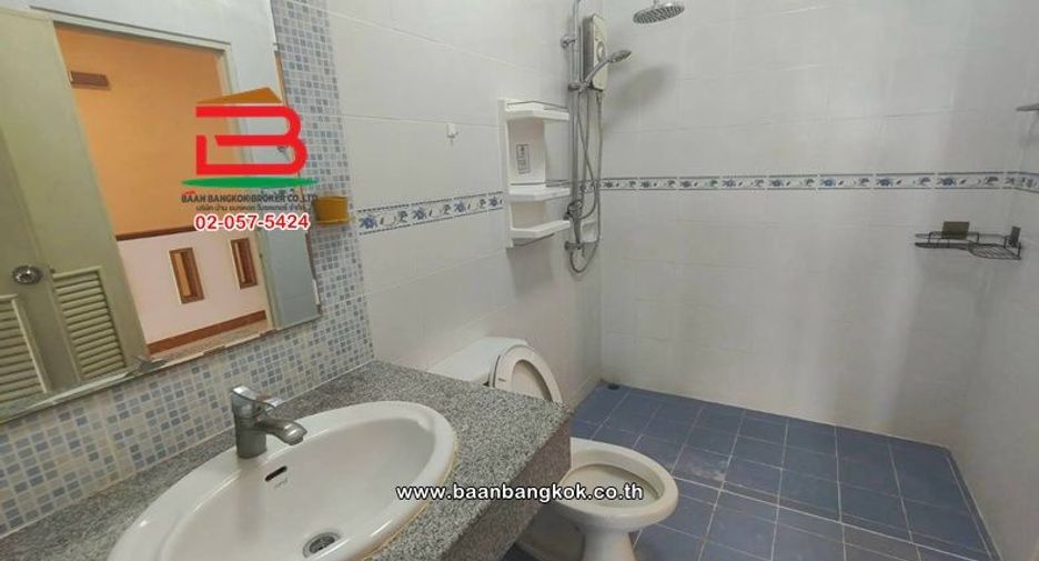 For rent 2 bedrooms townhouse in Thanyaburi, Pathum Thani