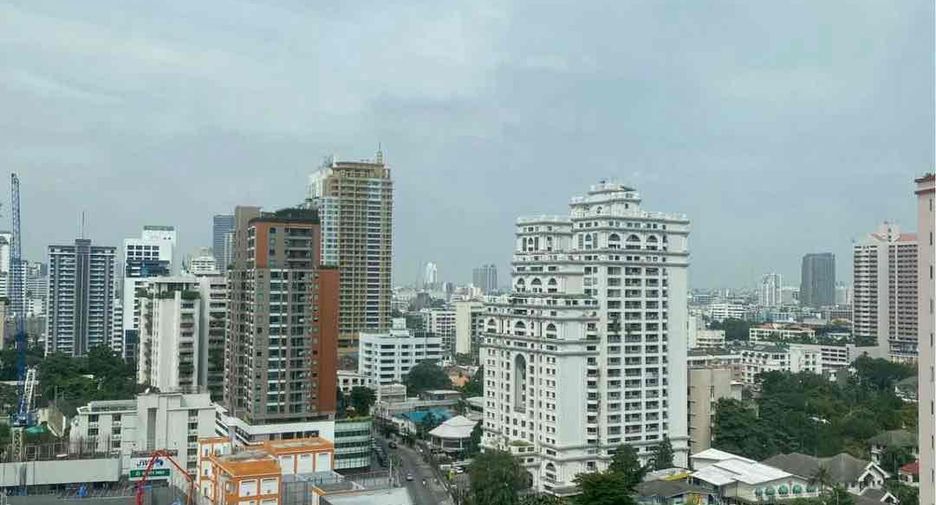 For sale 2 bedrooms condo in Khlong Toei, Bangkok